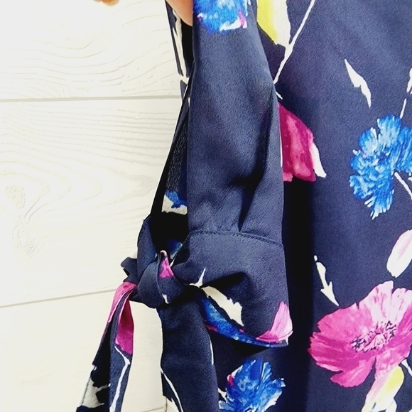 Banana Republic Office Blouse - Picture 5 of 7